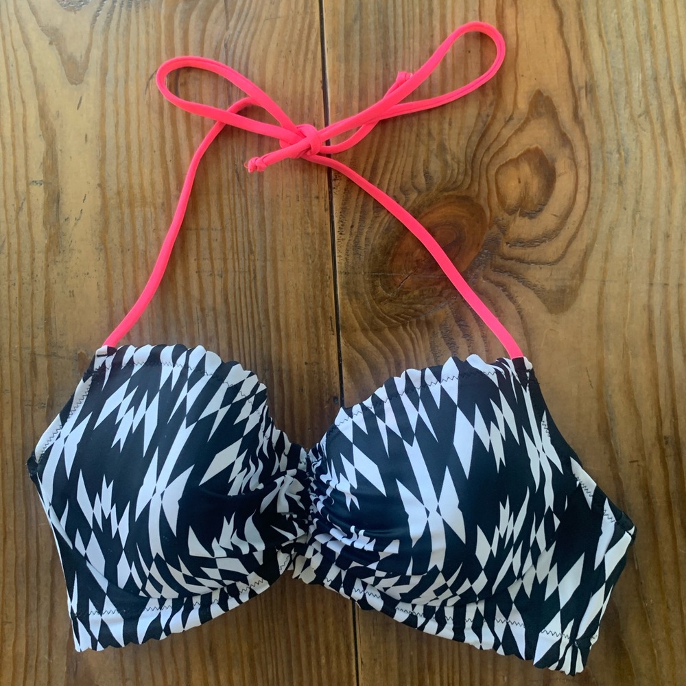 NWOT Victoria secret bikini top 34C